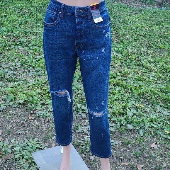 No boundaries high-rise girlfriend jeans - Picture 2 of 9
